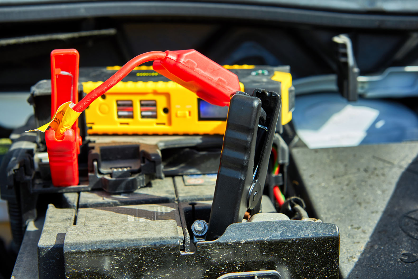 Car battery replacement specialist Dublin mobile service